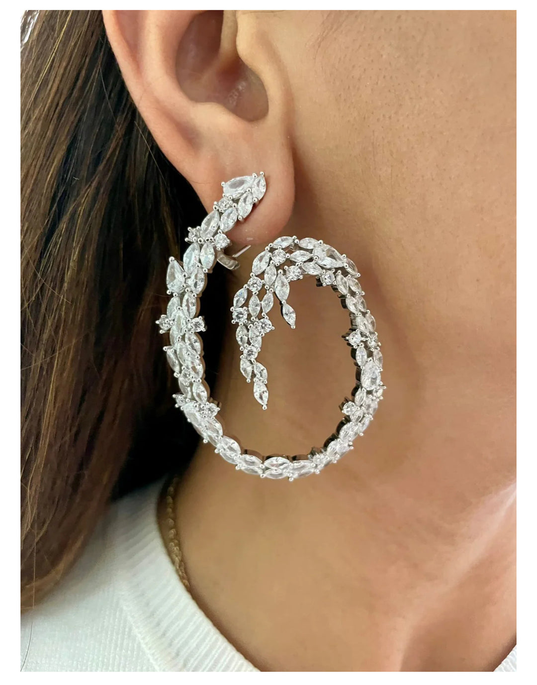 TWIRL DIAMOND EARRINGS